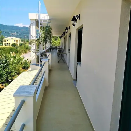 Ξενοδοχείο με διαμερίσματα Kamelia 2022 Corfu Sant George